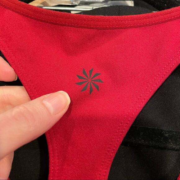 Athleta Red Classic Sports Bra Womens S Athletic Comfortable Workout Gym Top - Picture 4 of 7